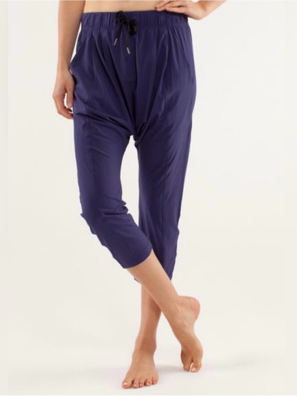 Lululemon Modern Tranquil Pant in Dense Purple
Size 2